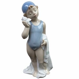 NAO LLADRO “Whispering Wave” girl with shell